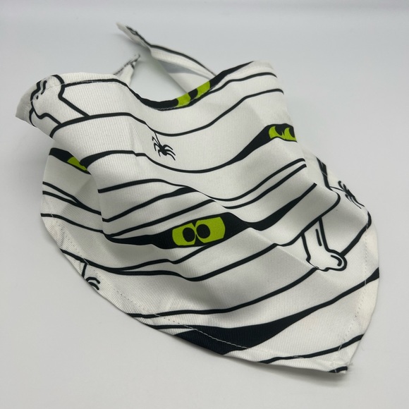 Hotel Doggy Halloween Mummy Bandana for S/M Dogs - Picture 3 of 3